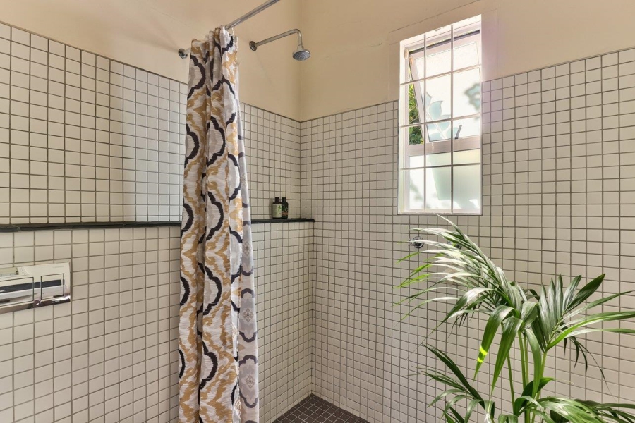 To Let 2 Bedroom Property for Rent in Vredehoek Western Cape